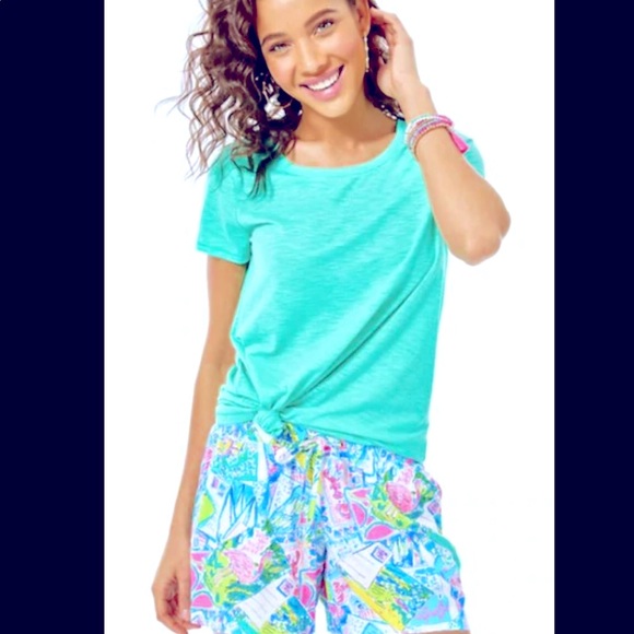Beautiful Katia shorts by Lilly pulitzer - Picture 3 of 3